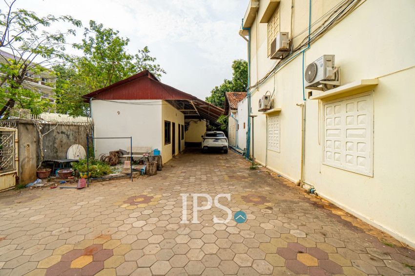 22 Bedroom Guesthouse For Rent - Sala Kamreuk, Siem Reap