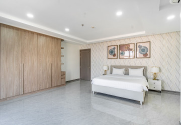 3 Bedroom Serviced Apartment For Rent - Chroy Changvar, Phnom Penh thumbnail