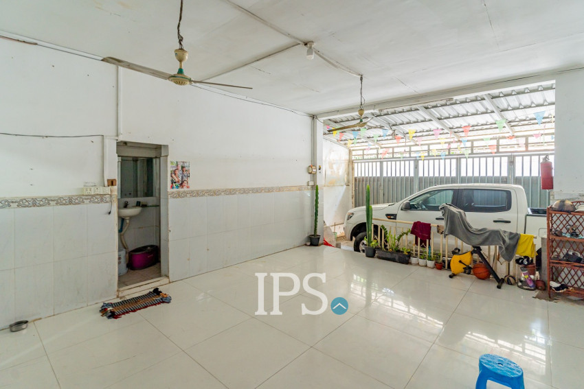 3 Bedroom Shophouse For Sale - Boeung Kak 1, Phnom Penh