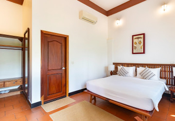 7 Bedroom Wooden House For Rent - Slor Kram, Siem Reap thumbnail