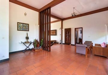 7 Bedroom Wooden House For Rent - Slor Kram, Siem Reap thumbnail