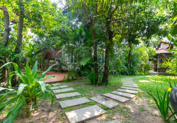 7 Bedroom Wooden House For Rent - Slor Kram, Siem Reap thumbnail
