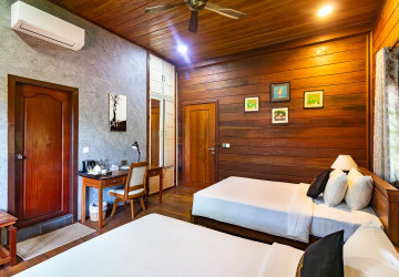 7 Bedroom Wooden House For Rent - Slor Kram, Siem Reap thumbnail