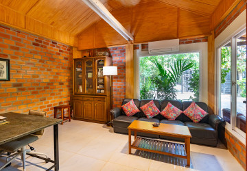 7 Bedroom Wooden House For Rent - Slor Kram, Siem Reap thumbnail
