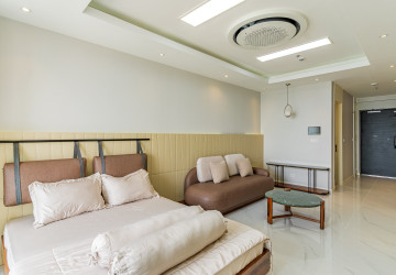 45 Sqm Studio Condo For Rent - Diamond Bay Garden, Tonle Bassac, Phnom Penh thumbnail