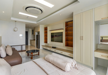 45 Sqm Studio Condo For Rent - Diamond Bay Garden, Tonle Bassac, Phnom Penh thumbnail