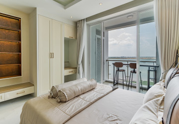 45 Sqm Studio Condo For Rent - Diamond Bay Garden, Tonle Bassac, Phnom Penh thumbnail