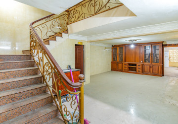 16 Room Commercial Shophouse For Rent - Phsar Chas, Phnom Penh thumbnail