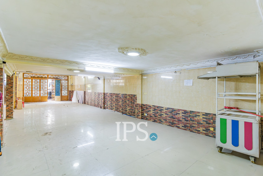 16 Room Commercial Shophouse For Rent - Phsar Chas, Phnom Penh