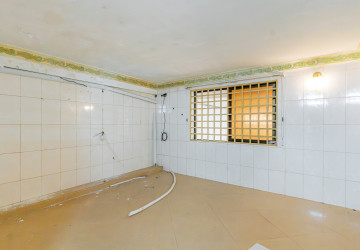 16 Room Commercial Shophouse For Rent - Phsar Chas, Phnom Penh thumbnail