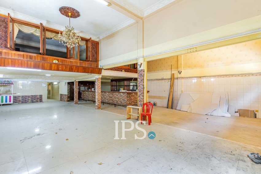 16 Room Commercial Shophouse For Rent - Phsar Chas, Phnom Penh