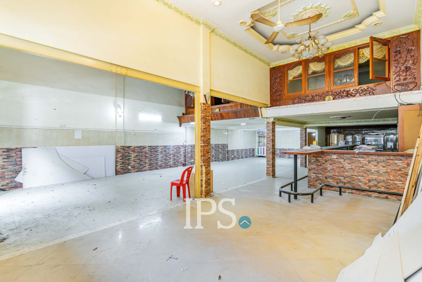 16 Room Commercial Shophouse For Rent - Phsar Chas, Phnom Penh