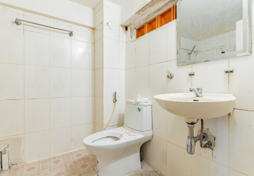 16 Room Commercial Shophouse For Rent - Phsar Chas, Phnom Penh thumbnail