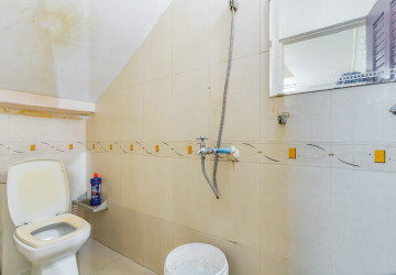 16 Room Commercial Shophouse For Rent - Phsar Chas, Phnom Penh thumbnail