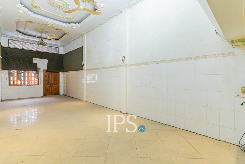 16 Room Commercial Shophouse For Rent - Phsar Chas, Phnom Penh