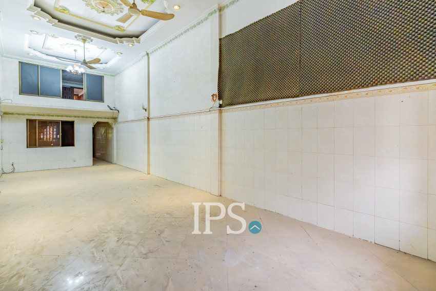 16 Room Commercial Shophouse For Rent - Phsar Chas, Phnom Penh