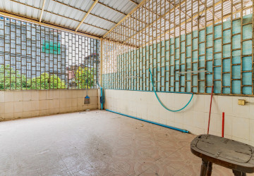 16 Room Commercial Shophouse For Rent - Phsar Chas, Phnom Penh thumbnail