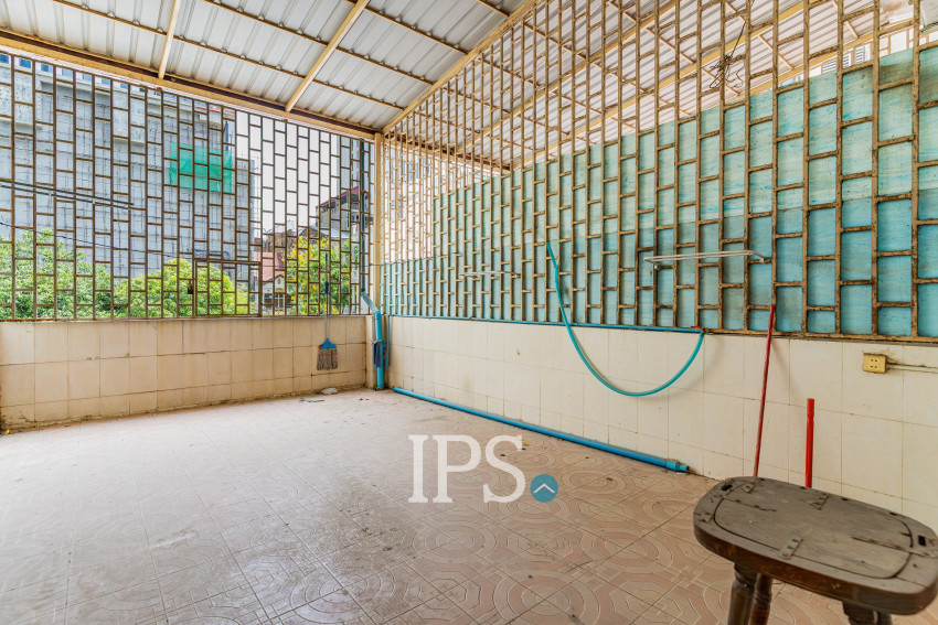 16 Room Commercial Shophouse For Rent - Phsar Chas, Phnom Penh