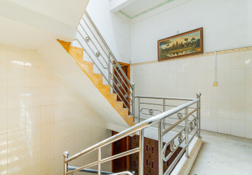 16 Room Commercial Shophouse For Rent - Phsar Chas, Phnom Penh thumbnail