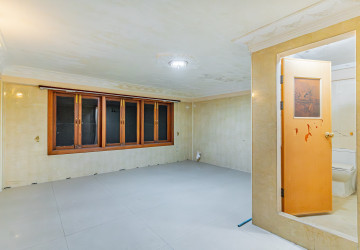 16 Room Commercial Shophouse For Rent - Phsar Chas, Phnom Penh thumbnail