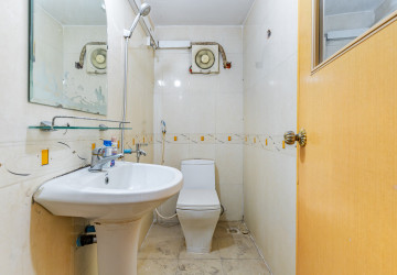 16 Room Commercial Shophouse For Rent - Phsar Chas, Phnom Penh thumbnail