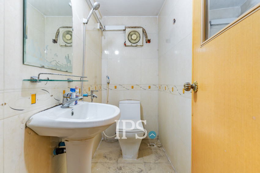 16 Room Commercial Shophouse For Rent - Phsar Chas, Phnom Penh