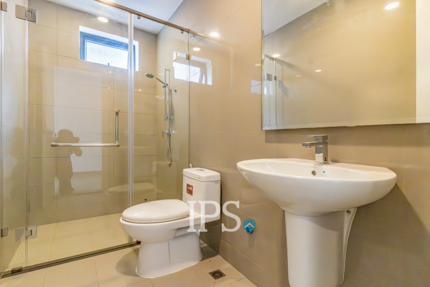 4 Bedroom Link Villa For Rent - Chak Angrae Kraom, Phnom Penh
