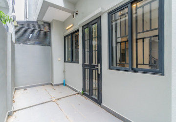 4 Bedroom Link Villa For Rent - Chak Angrae Kraom, Phnom Penh thumbnail