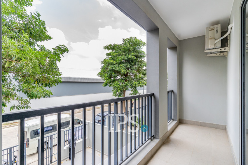 4 Bedroom Link Villa For Rent - Chak Angrae Kraom, Phnom Penh