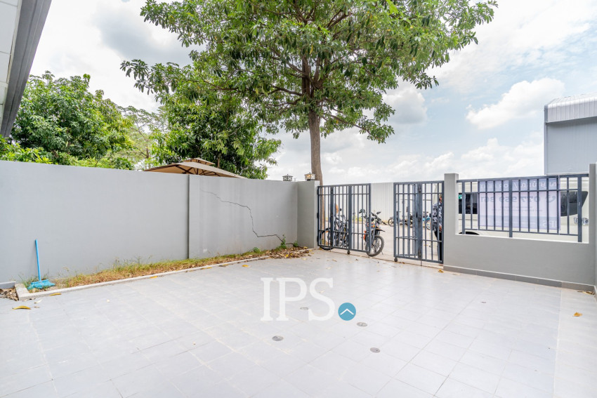 4 Bedroom Link Villa For Rent - Chak Angrae Kraom, Phnom Penh