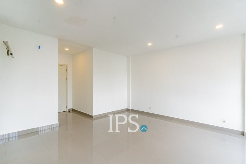 4 Bedroom Link Villa For Rent - Chak Angrae Kraom, Phnom Penh