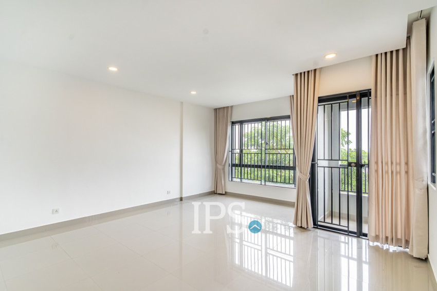 4 Bedroom Link Villa For Rent - Chak Angrae Kraom, Phnom Penh