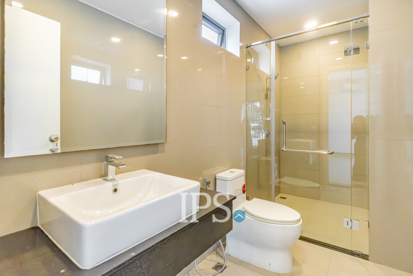 4 Bedroom Link Villa For Rent - Chak Angrae Kraom, Phnom Penh