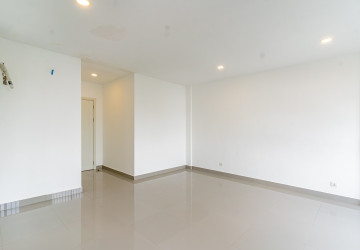 4 Bedroom Link Villa For Rent - Chak Angrae Kraom, Phnom Penh thumbnail