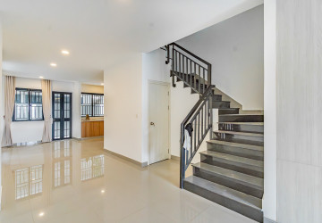 4 Bedroom Link Villa For Rent - Chak Angrae Kraom, Phnom Penh thumbnail