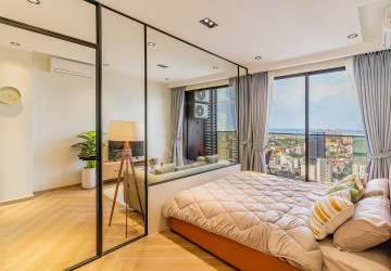 36th Floor 1 Bedroom Condo For Sale - Time Square 5, BKK1, Phnom Penh thumbnail