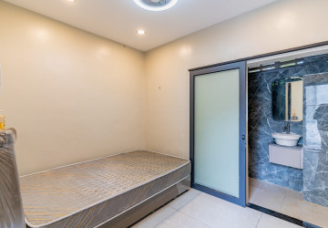 5 Bedroom Villa For Rent - Sen Sok, Phnom Penh thumbnail