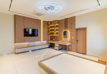 5 Bedroom Villa For Rent - Sen Sok, Phnom Penh thumbnail