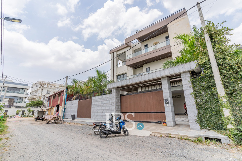 5 Bedroom Villa For Rent - Sen Sok, Phnom Penh