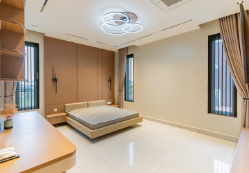 5 Bedroom Villa For Rent - Sen Sok, Phnom Penh thumbnail