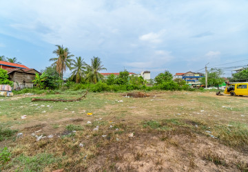 1,800 Sqm Commercial Land For Rent - Sala Kamreuk, Siem Reap thumbnail
