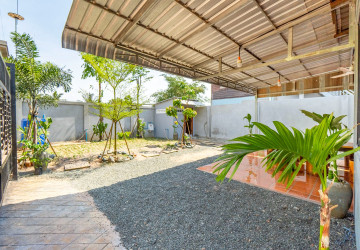 1 Bedroom House For Rent - Sangkat Siem Reap, Siem Reap thumbnail