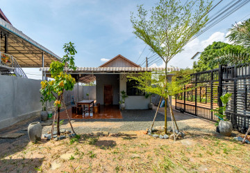 1 Bedroom House For Rent - Sangkat Siem Reap, Siem Reap thumbnail