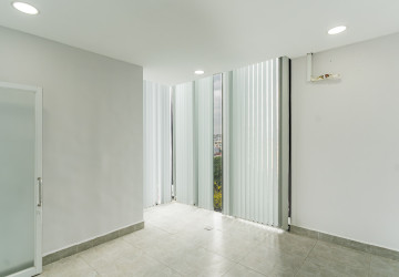145 Sqm Office For Rent - Boeung Kak 2, Phnom Penh thumbnail