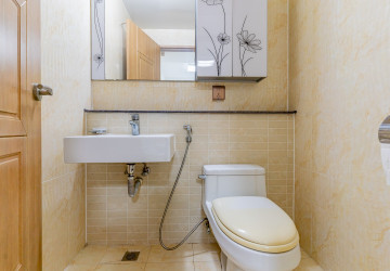 9th Floor 3 Bedroom Condo For Sale - De Castle Noblesse, Beoung Kak 1, Phnom Penh thumbnail