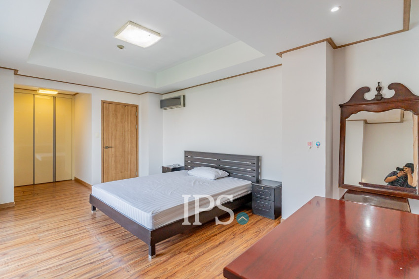 9th Floor 3 Bedroom Condo For Sale - De Castle Noblesse, Beoung Kak 1, Phnom Penh