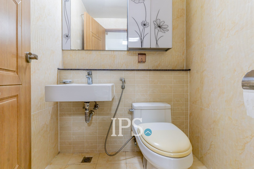 9th Floor 3 Bedroom Condo For Sale - De Castle Noblesse, Beoung Kak 1, Phnom Penh