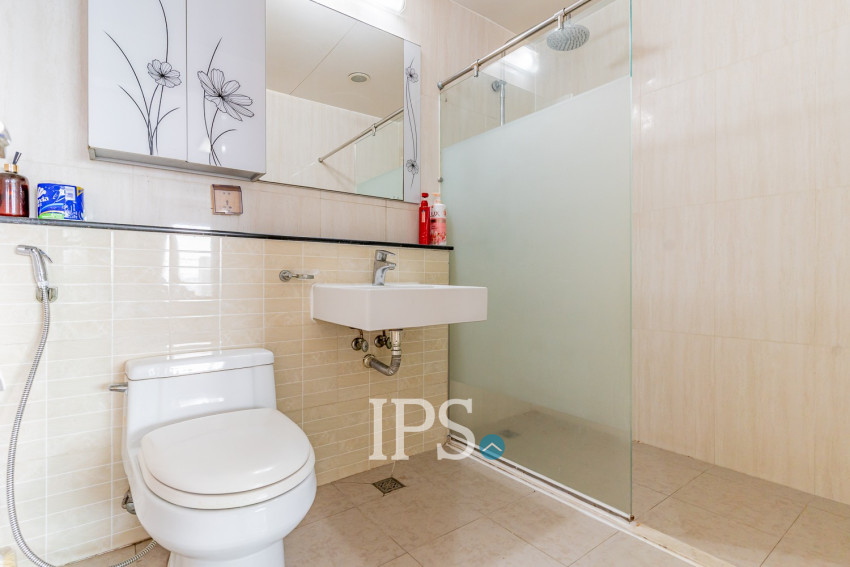 9th Floor 3 Bedroom Condo For Sale - De Castle Noblesse, Beoung Kak 1, Phnom Penh