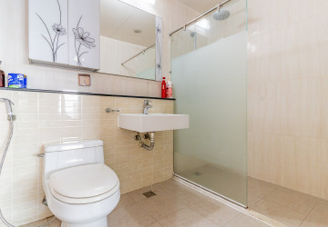 9th Floor 3 Bedroom Condo For Sale - De Castle Noblesse, Beoung Kak 1, Phnom Penh thumbnail
