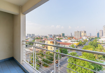 9th Floor 3 Bedroom Condo For Sale - De Castle Noblesse, Beoung Kak 1, Phnom Penh thumbnail